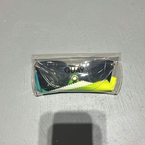 Women’s Sunglasses with Case and Cloth - Picture 8 of 8